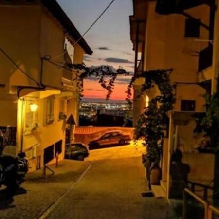 Apartamento Cozy House With Garden In The Old Town Tesalónica Exterior foto