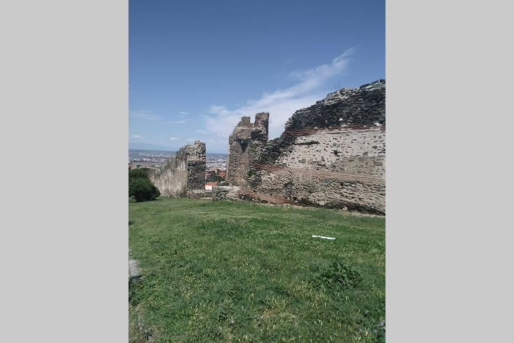 Apartamento Cozy House With Garden In The Old Town Tesalónica Exterior foto