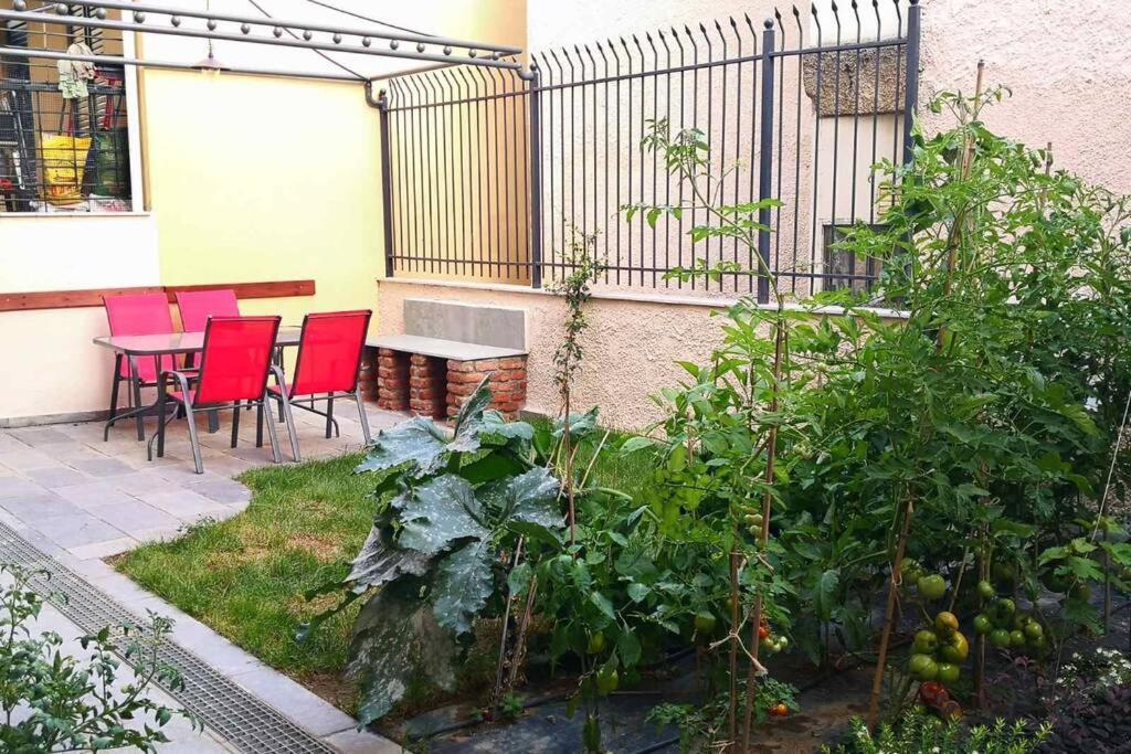 Apartamento Cozy House With Garden In The Old Town Tesalónica Exterior foto