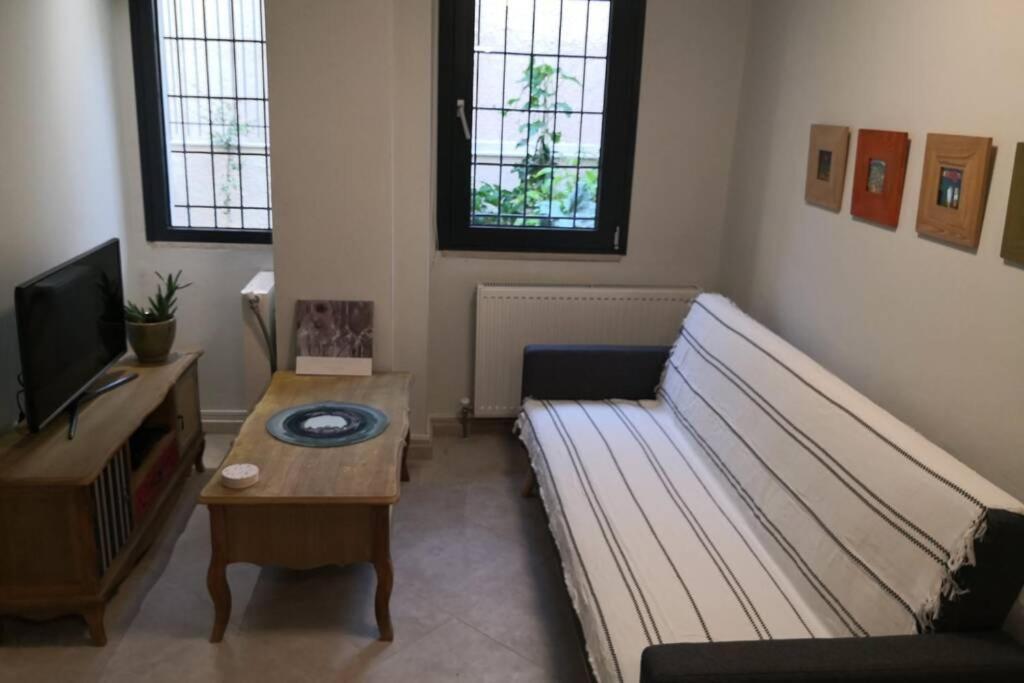 Apartamento Cozy House With Garden In The Old Town Tesalónica Exterior foto