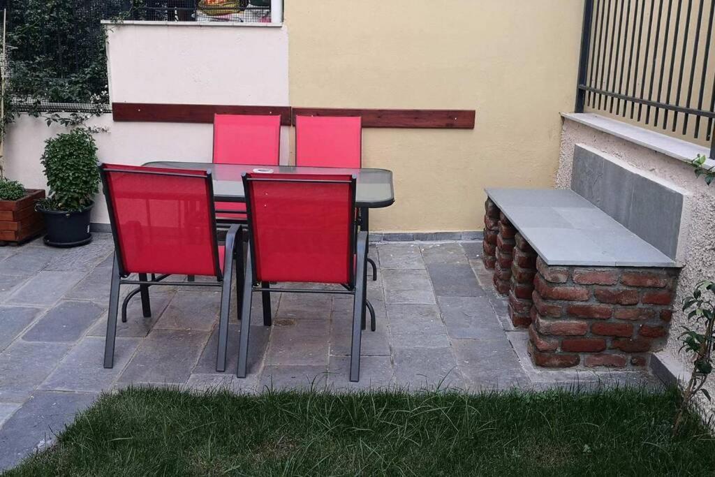 Apartamento Cozy House With Garden In The Old Town Tesalónica Exterior foto